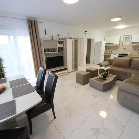 With Parking Space Bibinje, Zadar - 22104 * 比比涅