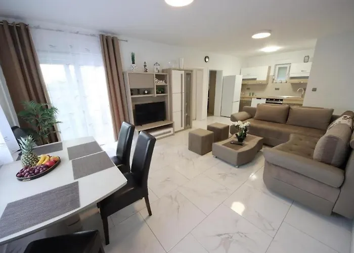 With Parking Space Bibinje, Zadar - 22104 * 比比涅