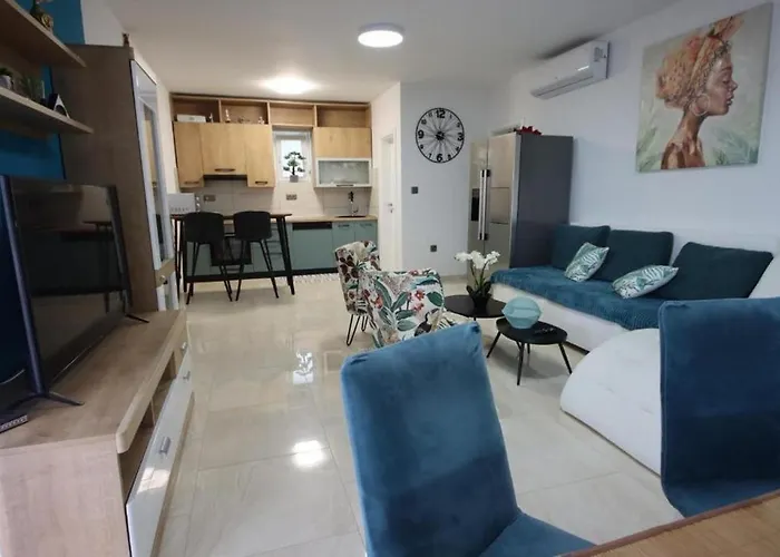 With Parking Space Bibinje, Zadar - 22104 *